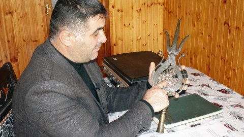 Şah İsmayılın döyüş bayrağının başlığı Astarada qorunur - FOTO