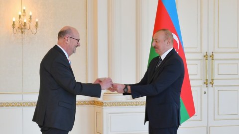 Lüksemburq səfiri etimadnaməsini prezidentə təqdim etdi - FOTO