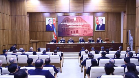 Kamran Əliyev müşavirə keçirdi 