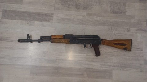 Biləsuvarda avtomat aşkarlandı