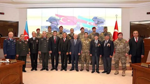 Yaşar Gülər azərbaycanlı qazilərlə görüşdü - FOTO