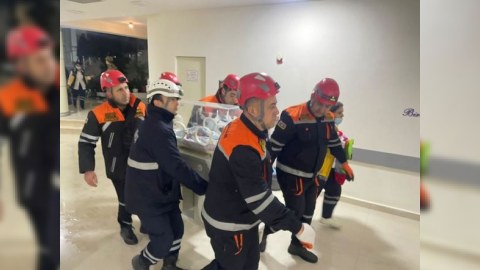 Yanğından xilas edilən 6 körpənin vəziyyəti ağırdır