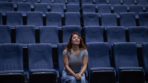 Toplantılarda, iclaslarda qaçıb ön sırada oturanlar - Bu, XƏSTƏLİK İMİŞ