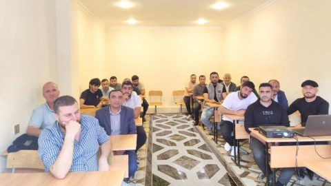 Taksi sürücüləri üçün təlimlər keçirilir