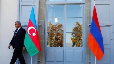 Səfir “Economist”də yazır: Azərbaycan və Ermənistan tarixi addımlar atır