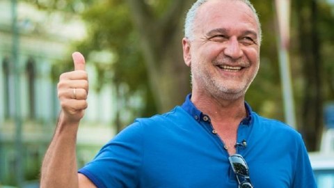 Tanınmış jurnalist dələduzların hədəfində - xanımlar aldadıldı