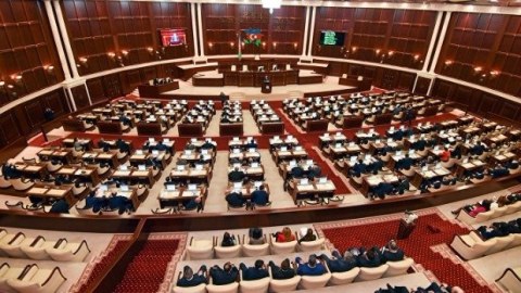 Deputatların tətili başa ÇATDI