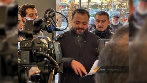 Njdedən tamaşa hazırlayan teatrın işçiləri AKSİYA KEÇİRDİ