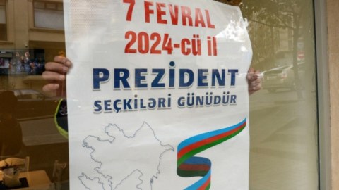 "Azərbaycan" qəzetində namizədlərin təşviqatı üçün püşk atıldı