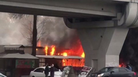 Metro xəttinin üstündə YANĞIN