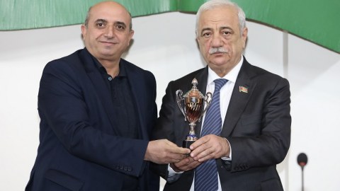 Səttar Möhbalıyev idmançıları mükafatlandırdı - FOTO