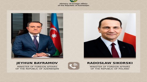 Ceyhun Bayramov həmkarı ilə telefonla danışdı