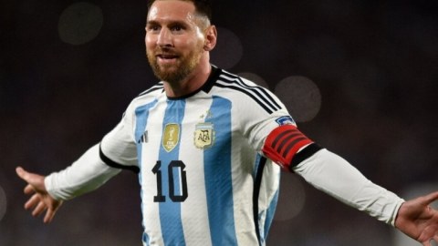 Messi ilin ən yaxşı futbolçusu seçildi