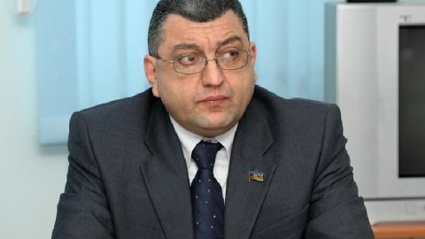 Qazilər, şəhid ailələri işlə bağlı müraciət edirlər, aciz qalırıq - Deputat