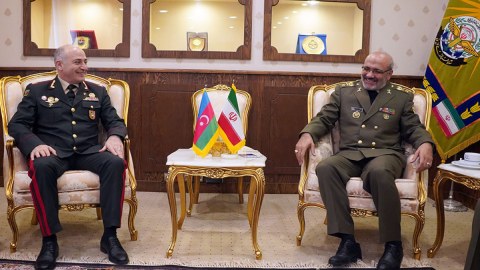 Azərbaycan generalı İranda müzakirələr apardı