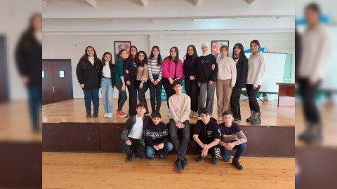 Məktəbdə şagirdlərdən ibarət yaradıcı klub yaradılıb - FOTO