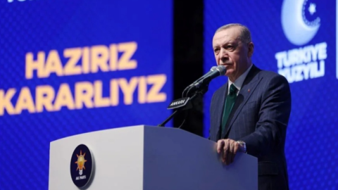 AKP böyük şəhərlərdə namizədlərini AÇIQLADI