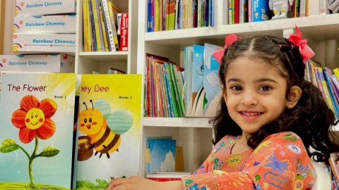 Üç yaşlı qız dünyanın ən gənc yazıçısı oldu
