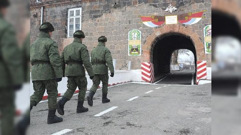 Rusiya qoşunları Ermənistandan çıxarılmayacaq
