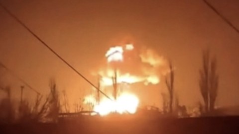 Ukrayna Rusiya ərazisindəki neft bazasını vurdu