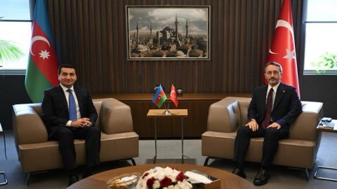 Hikmət Hacıyev Türkiyəyə getdi - Fəxrəddin Altunla görüşdü