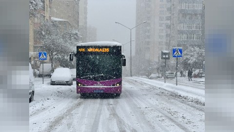 Sabah Bakıya qar yağacaq - Yollar buz bağlayacaq