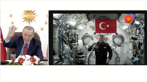 Ərdoğan kosmosda olan Gezeravcı ilə DANIŞDI