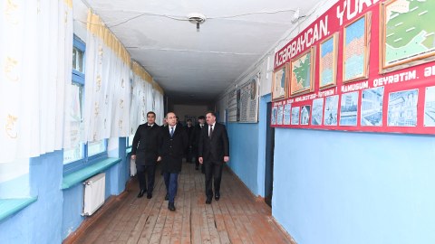 Nazir məktəbin təmiri üçün tapşırıqlar verdi - FOTO