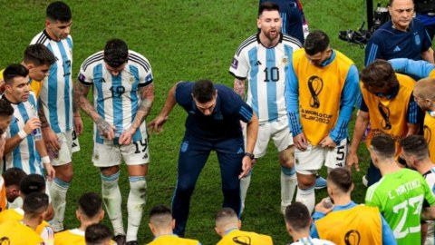 Messi ilə baş məşqçi arasında insident