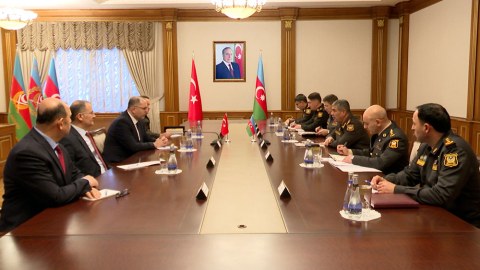 Yeni rektor ilk görüşünü keçirdi - FOTO