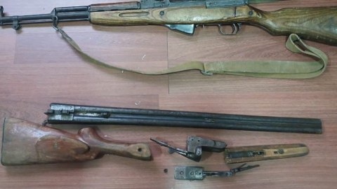 Silahları könüllü şəkildə polisə verdilər