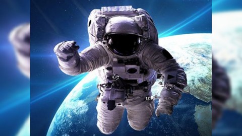 Kosmosa uçan ilk türk kimdir?