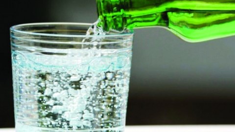 Qazlı içkilərdən ehtiyatla istifadə edin - Zərəri var