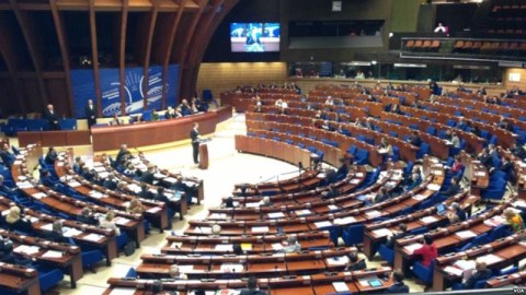 Avropa institutlarının ədalətsizliyi onların nüfuzunu çoxdan zədələyib
