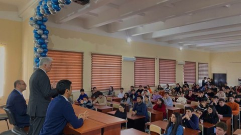 İlk dəfə səs verəcək tələbələr üçün seminar keçirildi