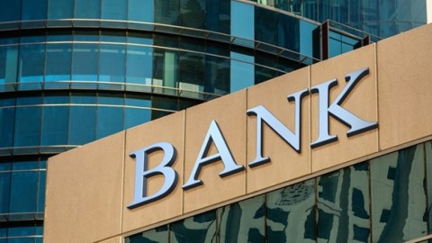 Bank qarət edildi, pulu götürüb qaçdı
