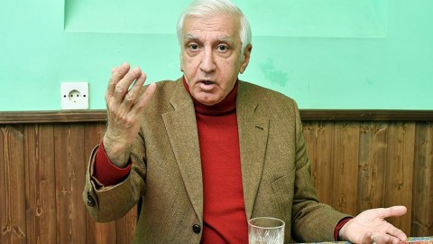Hər kəs öz tərbiyəsini peşəsinə gətirir - İlham Namiq Kamal 