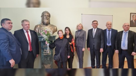 Ural Federal Universitetində Nizami Gəncəvinin büstü qoyuldu - FOTO