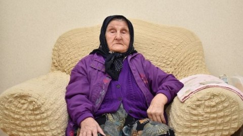 104 yaşlı Rəxşəndə nənə: “Sülhə səs verəcəyəm”