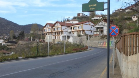 Köç karvanı Laçına çatıb