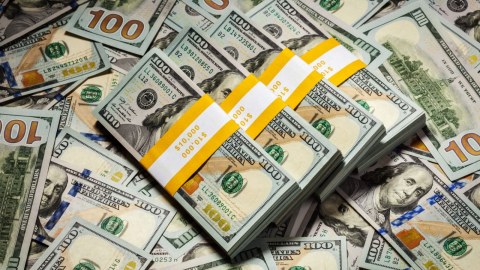 Mərkəzi Bank bu il valyuta bazarından 2,1 milyard dollar alıb