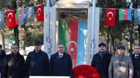 Səfirliyimizin kollektivi Rəsulzadənin məzarını ziyarət etdi - FOTO