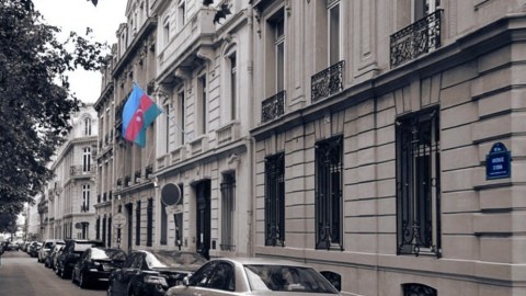 Səfirlik Fransadakı azərbaycanlılara müraciət etdi