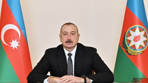 Fərqlənən gənclərə Prezident mükafatı verildi - SİYAHI