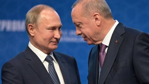 "Reuters" agentliyi Putinin Türkiyə səfərindən YAZDI