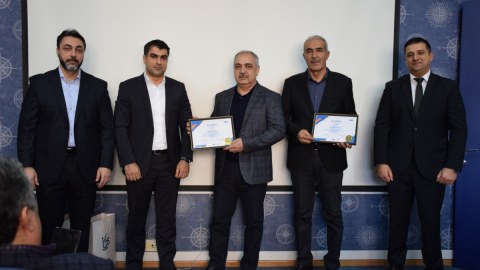 Xəzərdə gəmidən insanları xilas edənlər mükafatlandırıldı