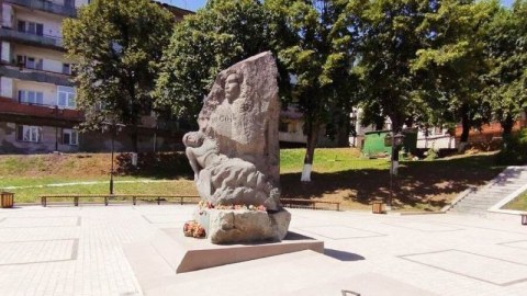 Erməni terrorçunun Xankəndidəki abidəsi GÖTÜRÜLDÜ