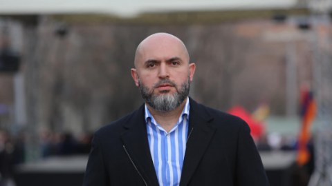 Erməni xalqı Paşinyanı dəyişməsə, o, erməni xalqını dəyişəcək - Aşotyan