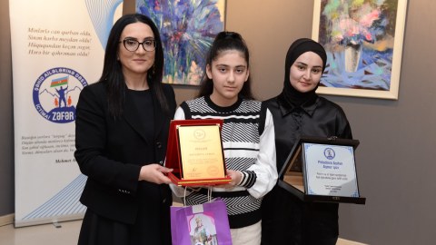 Şəhid ailə üzvlərinin əsərlərinin sərgisi keçirilib - FOTO