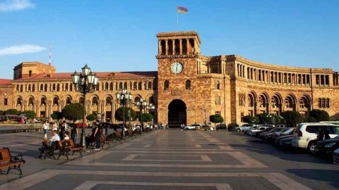 İrəvanda PARTLAYIŞ - Dağıntılar altında qalanlar var